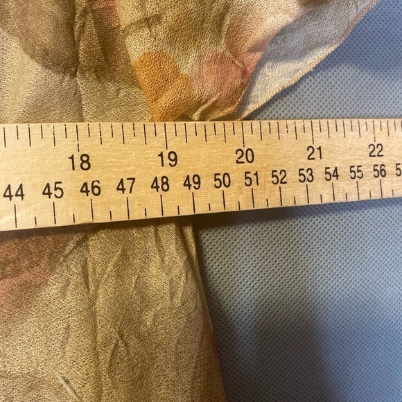 Women’s Harlow v-neck cap sleeves sheer floral - Picture 5 of 6